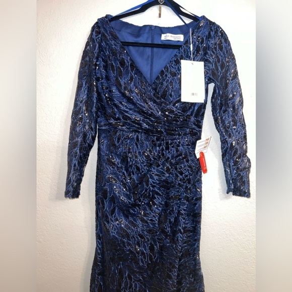 Mac Duggal 12412 NWT LONG SLEEVE RUCHED SEQUINED V-NECK GOWN - Picture 7 of 12